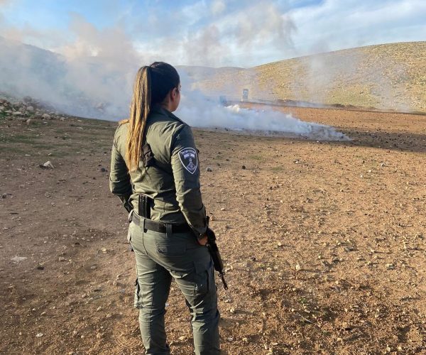 יעל אלחנון - מפקדת במג"ב ומתנדבת בעמותת שמרו נפשם